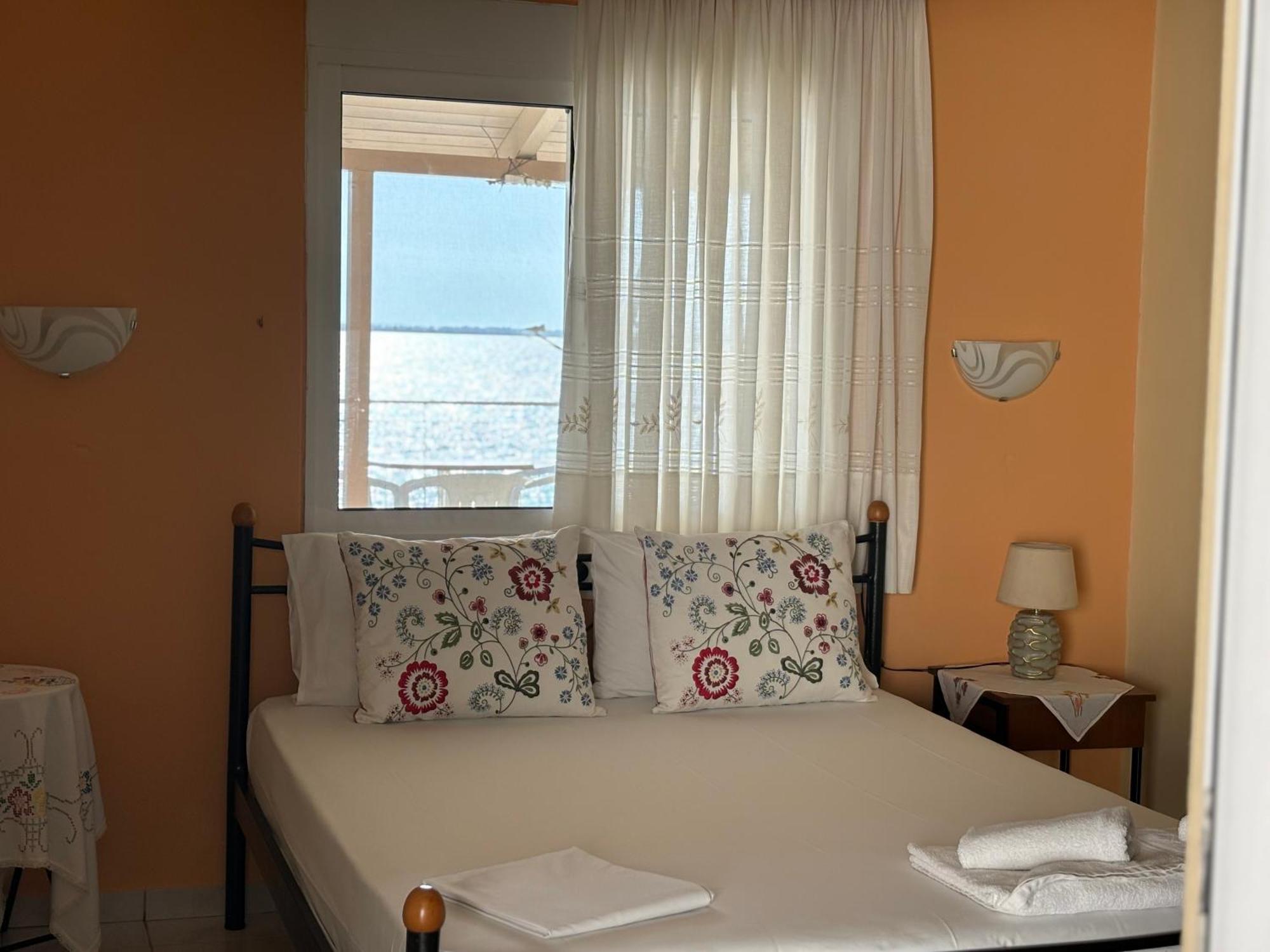 Corali Hotel Menidion Luaran gambar